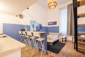 Cosy Studio In Central Party District W41 Blue